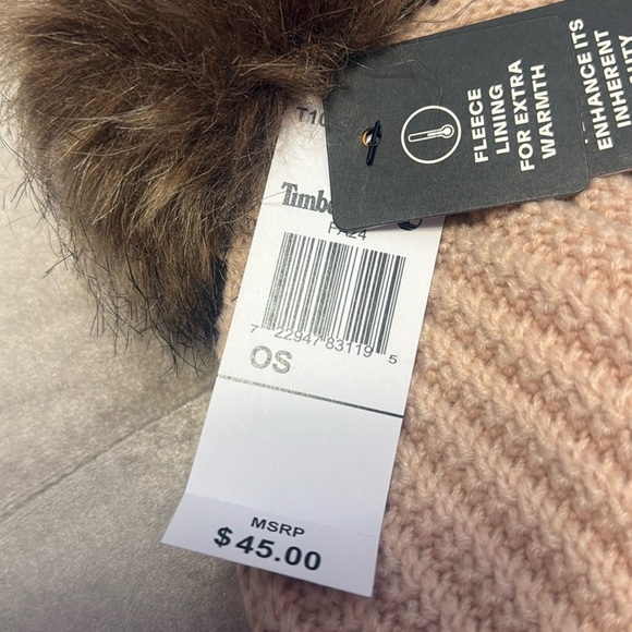 Timberland tan ribbed knit, fleece lined hat with furry Pom on top, new - Picture 8 of 8